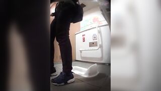 厕拍作品某百货商圈侧面全景厕拍2