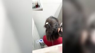大学女厕偷拍大胆拍摄手法菊花和逼清清楚楚